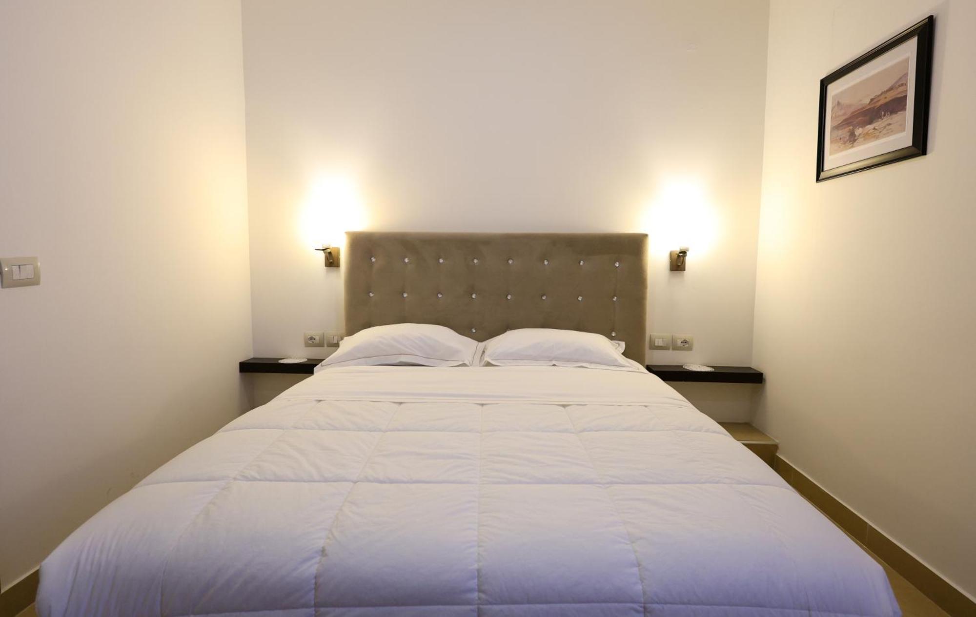 Hotel Republika בראט מראה חיצוני תמונה