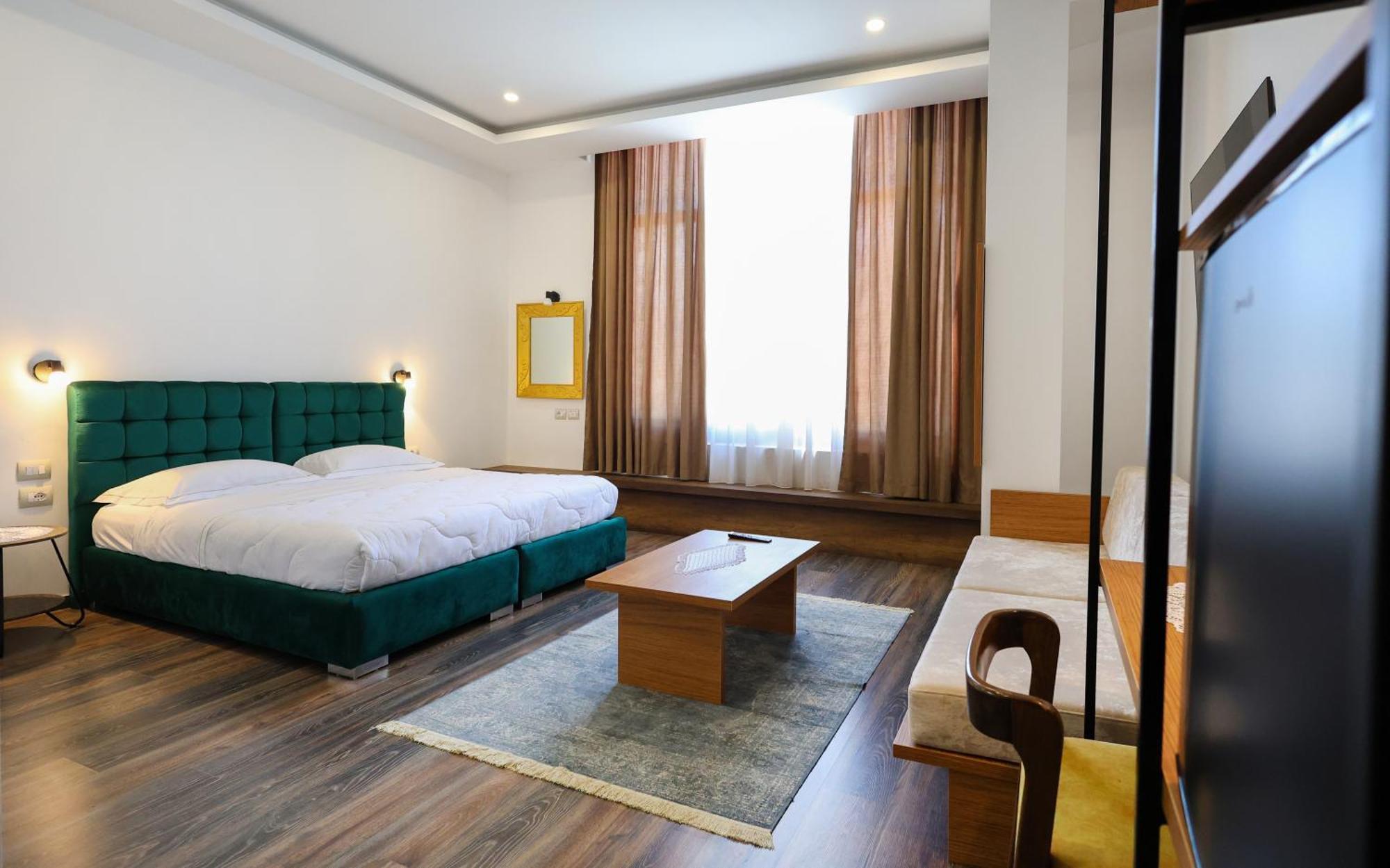Hotel Republika בראט מראה חיצוני תמונה